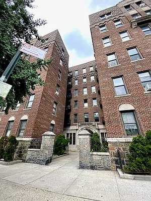 Rented by LRGNY Group, Inc. | media 18