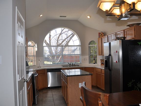 2nd image of 2509 Lakeshore Dr