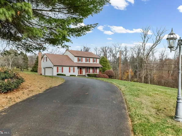 155 Freedom Valley Cir, Coatesville, PA 19320