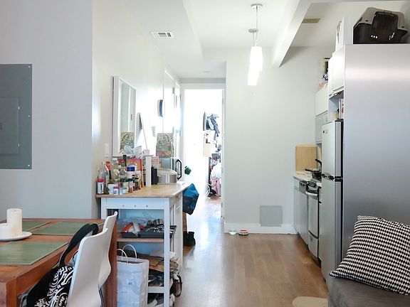 2nd image of 1512 De Kalb Ave #3L