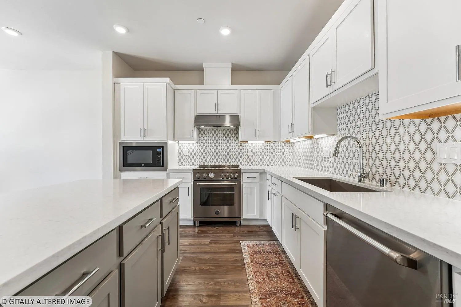 3 bed, 3.0 bath, 1600 sqft, $5,000 — Photo 4