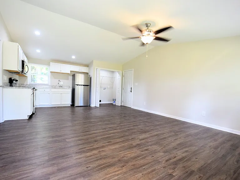 405 Andrews Rd — Photo 13