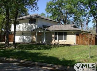 914 Oakwood Dr, Euless, TX 76040
