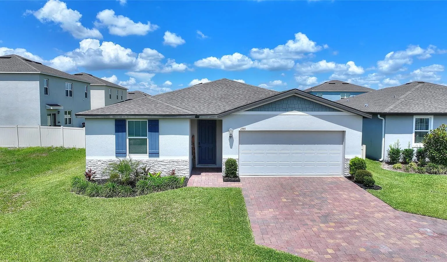 4 bed, 1964 sqft, $2,400 — Photo 1