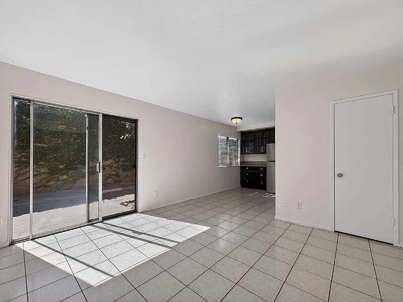Building Photo - 5505 Loveland St #2