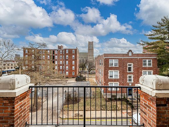 4th image of 5305 Delmar Blvd #20