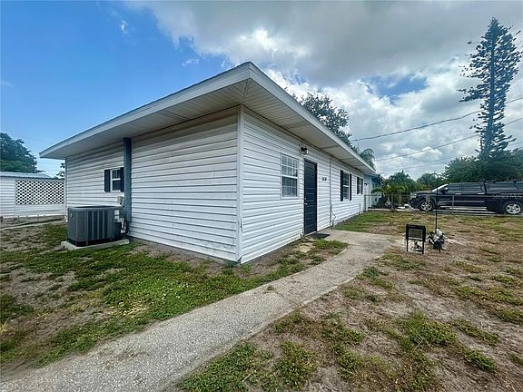 3rd image of 2628 45th Ave W