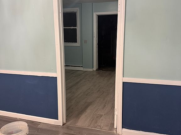 3rd image of 297 Admiral St Floor 1