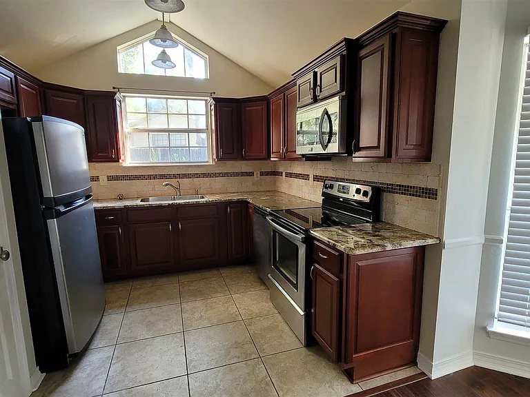 4559 Tradewinds Dr — Photo 4