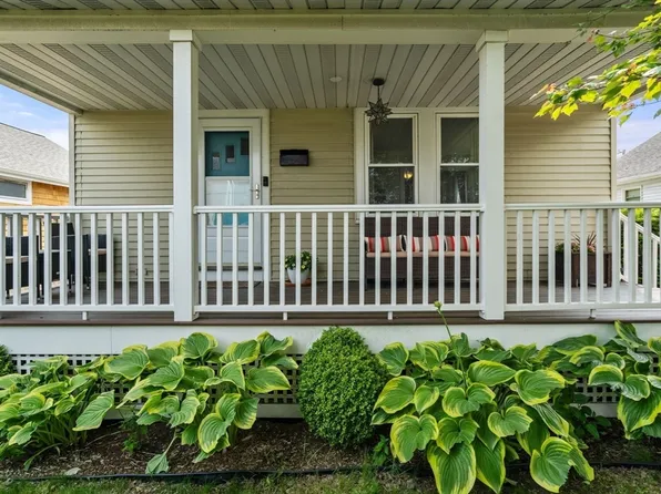 16 Orlando Ave, Weymouth, MA 02191