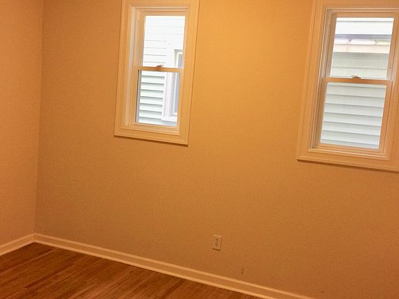 3rd image of 291 Norwood Ave