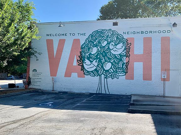 Easy walk to Virginia Highlands shops and restaurants!