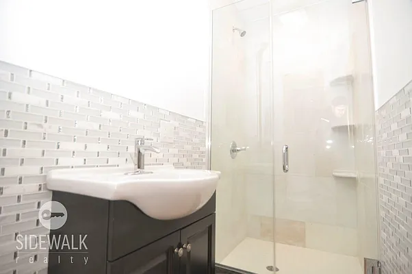 Rented by Sidewalk Realty LLC | media 16