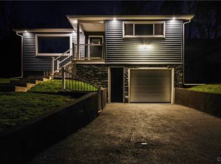 219 Barrington Rd, Syracuse, NY 13214