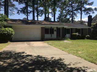 404 Dixie Dr, Selma, NC 27576