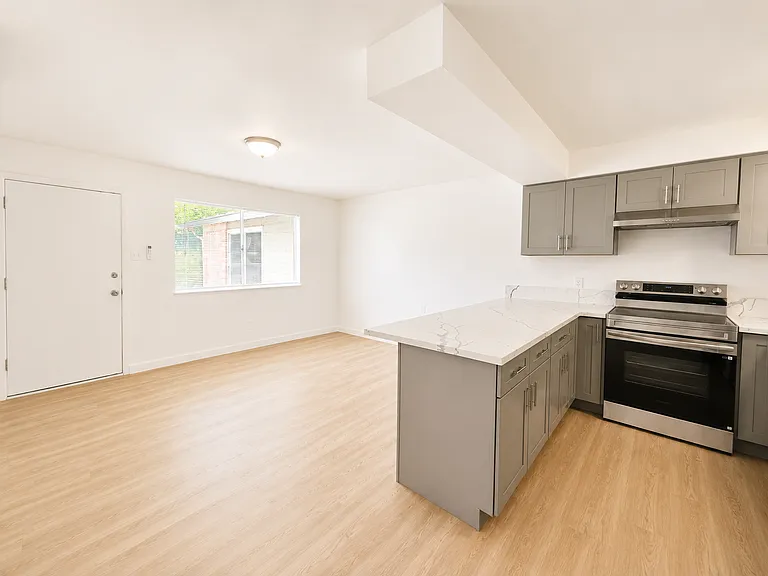 4261 Sweetwater Ave #2 — Photo 8