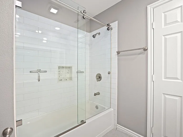 1641 Maywood Ave — Photo 17