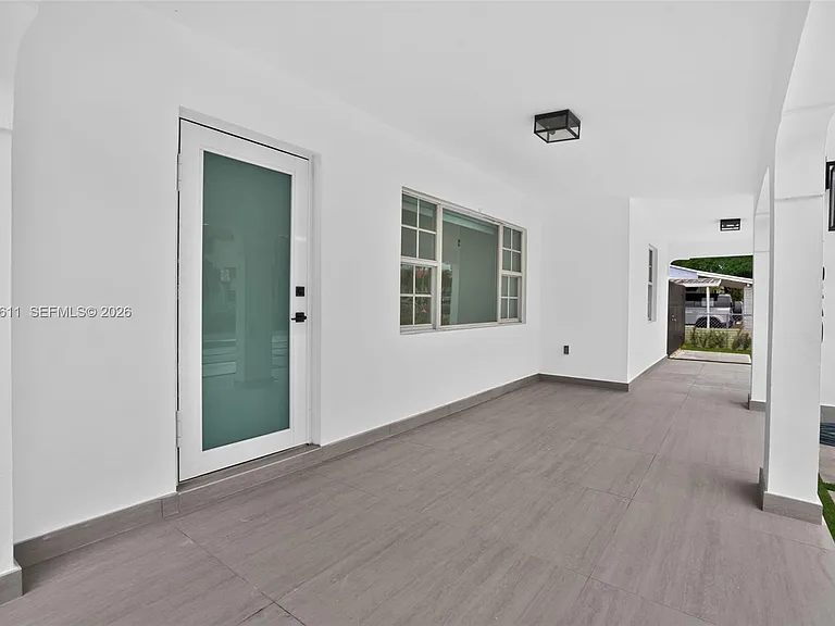 1920 SW 67th Ave — Photo 6
