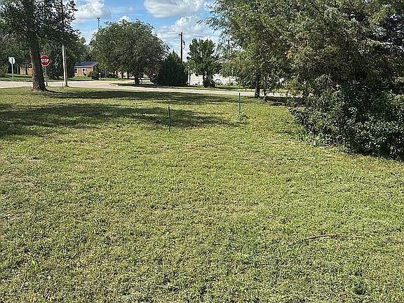 2nd image of 227 8th St