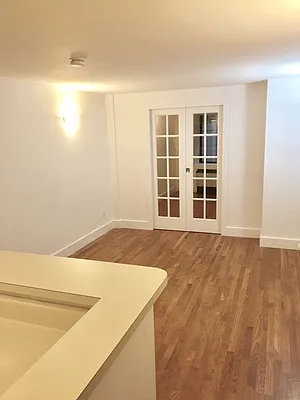 Rented by Mossanen Group | media 7