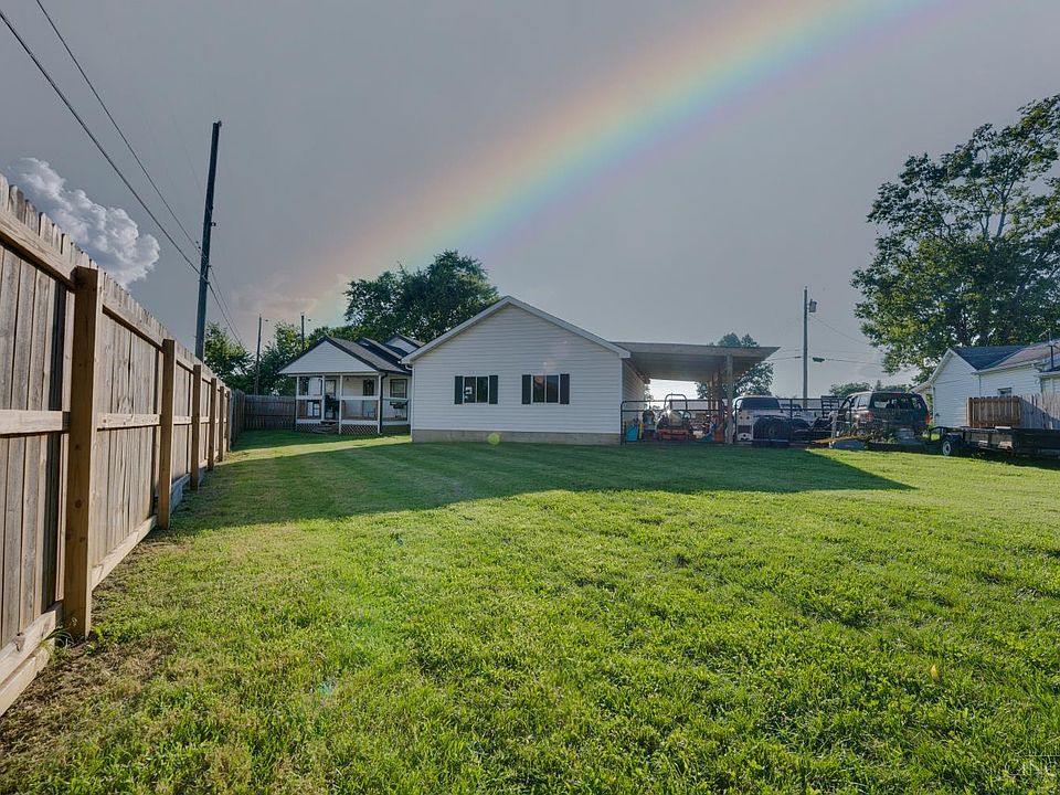 1st image of 2454 Maple St