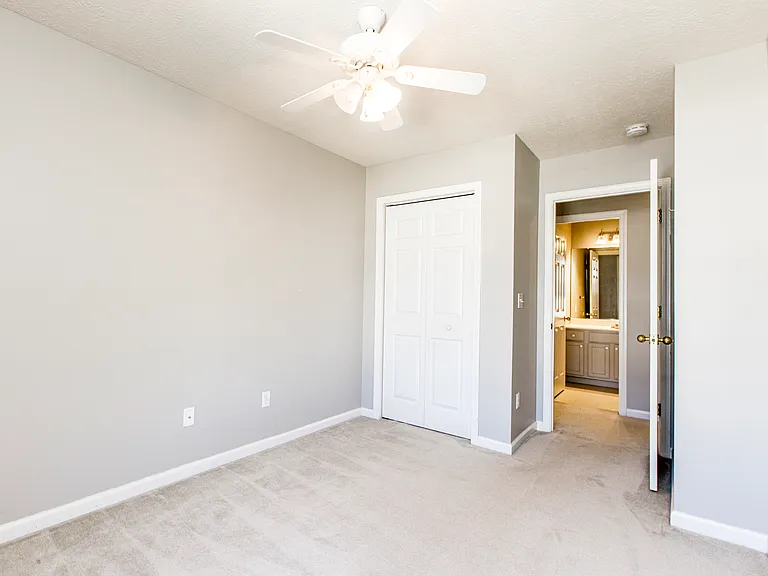 1103 Perry Ln — Photo 18