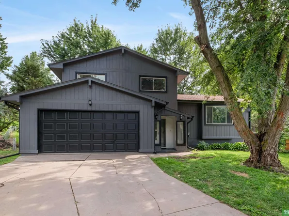 2907 Nebraska Cir, Bellevue, NE 68005