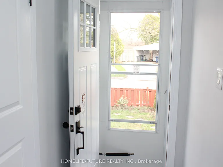 6 Gilroy Dr #MAIN — Photo 2