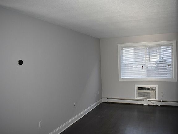 3rd image of 29 Ferris Ave APT 03