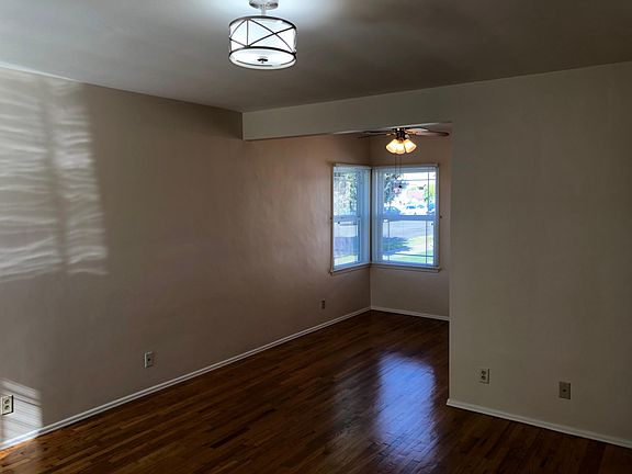 4th image of 2534 N Brighton St