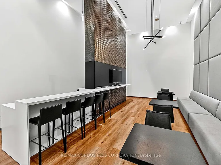 1030 King St W #1205 — Photo 27