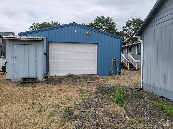 4th image of 1380 Poplar St