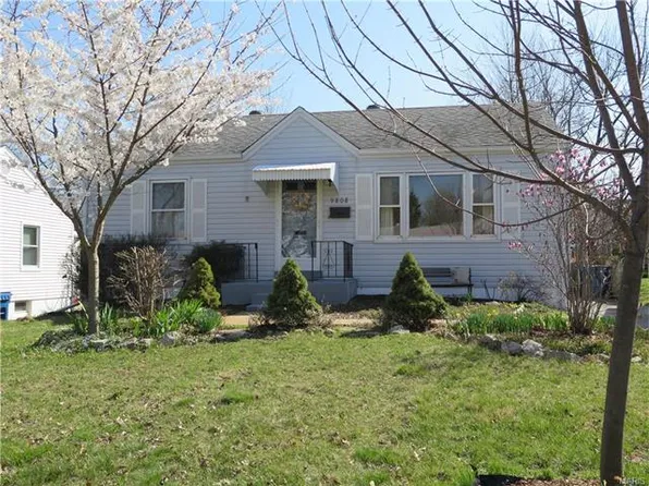 9808 Rhythm Dr, Saint Louis, MO 63114