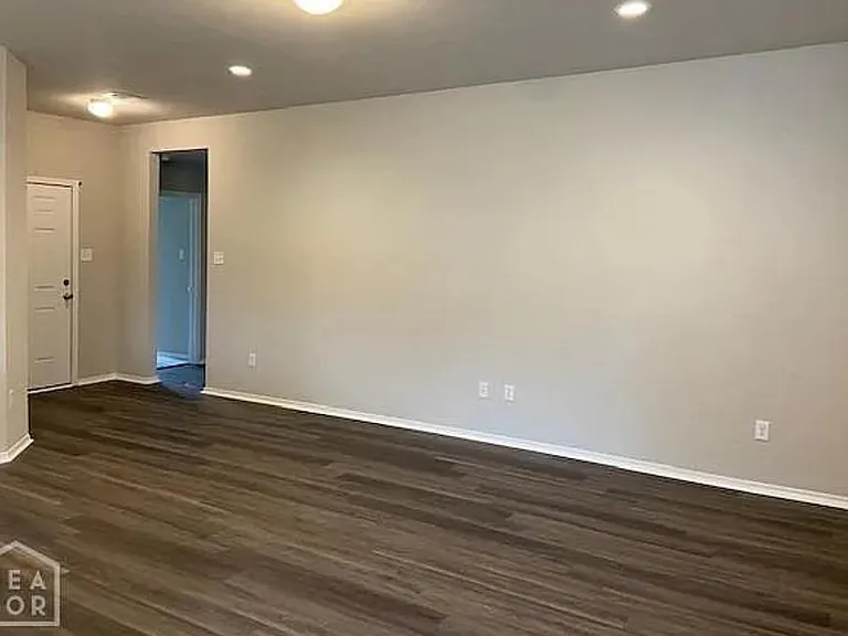 5321 Yukon Dr — Photo 5