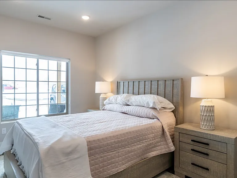 Barrington Square Luxury Apartments — Photo 4