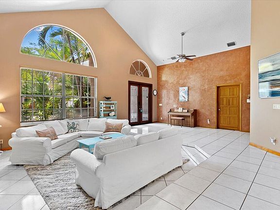 3rd image of 1832 17th Avenue N