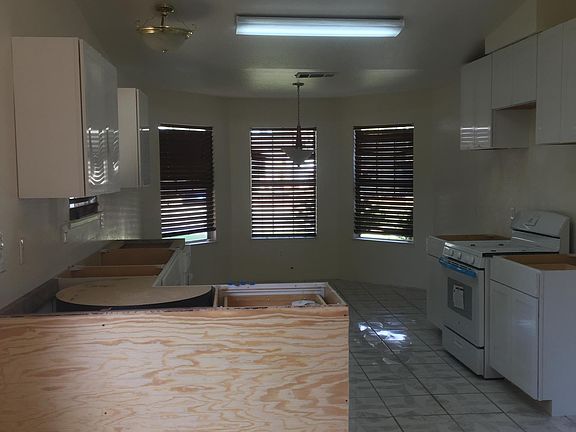 5th image of 2223 W Prospect Ave