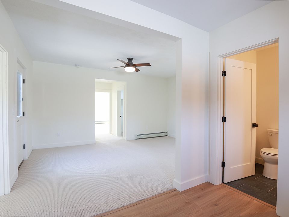 Dining area with full bath off the kitchen