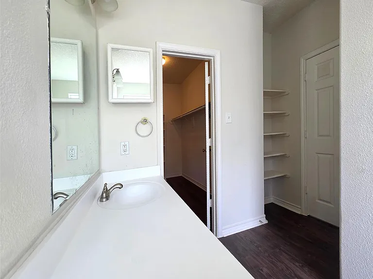 2202 Cherry Hill Ct — Photo 16