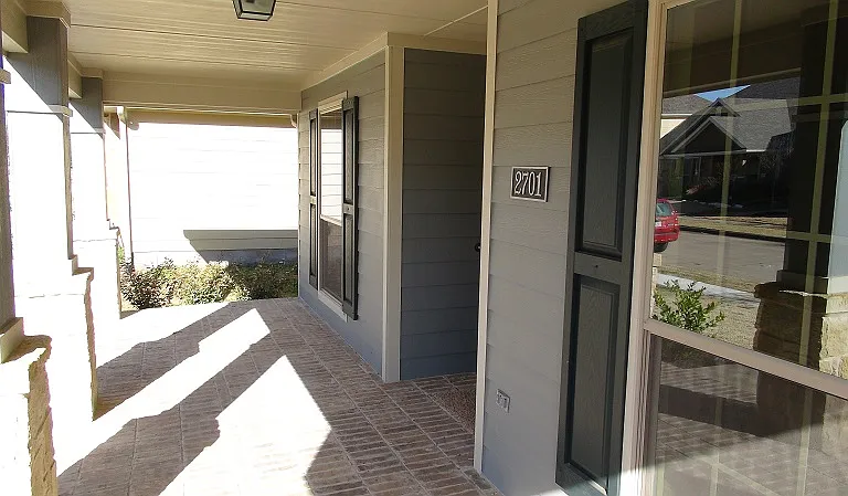 2701 Westpoint Dr — Photo 2