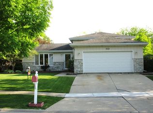 2121 Ardaugh Ave, Crest Hill, IL 60403