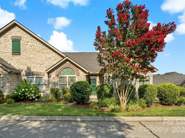 46 Outlook Cir, Swannanoa, NC 28778