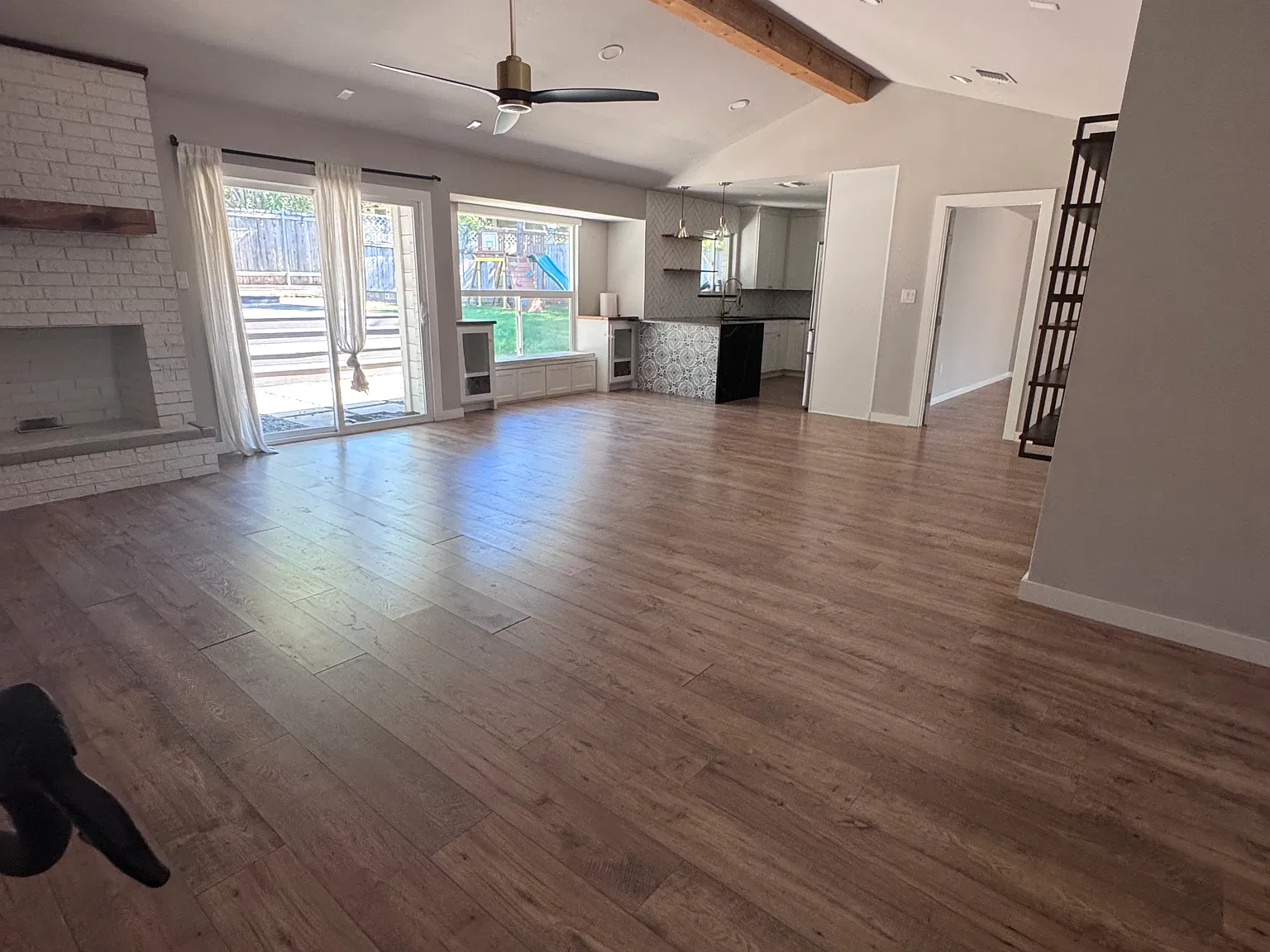 4 bed, 2165 sqft, $3,200 — Photo 3