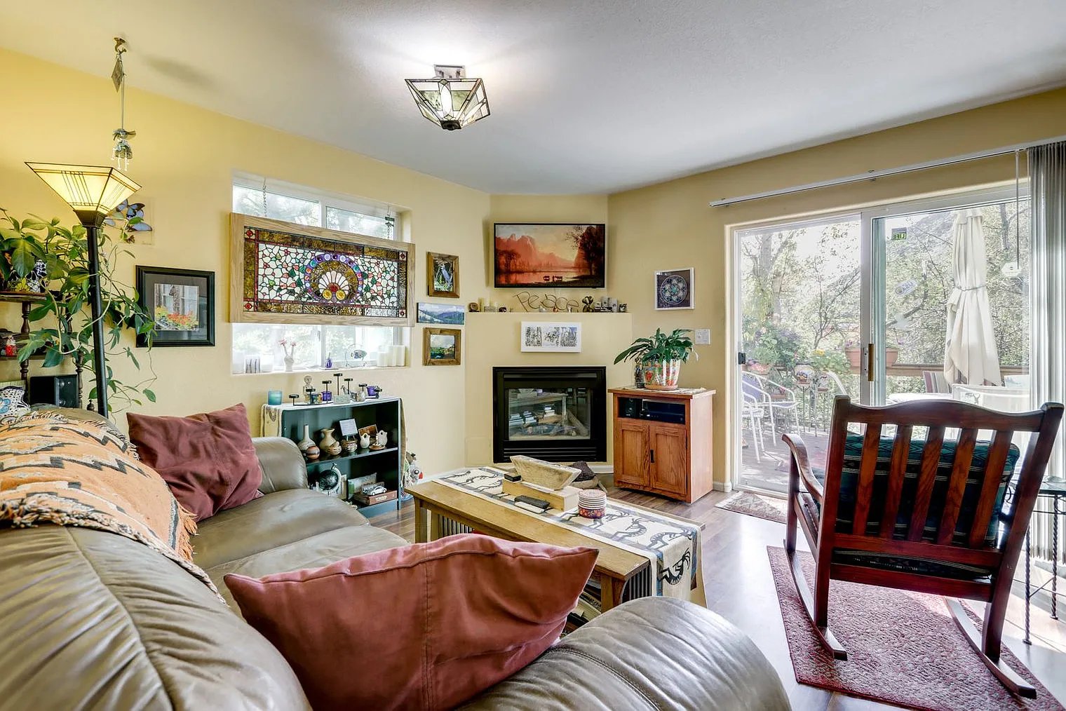 2 bed, 1.0 bath, 1399 sqft, $4,257 — Photo 1