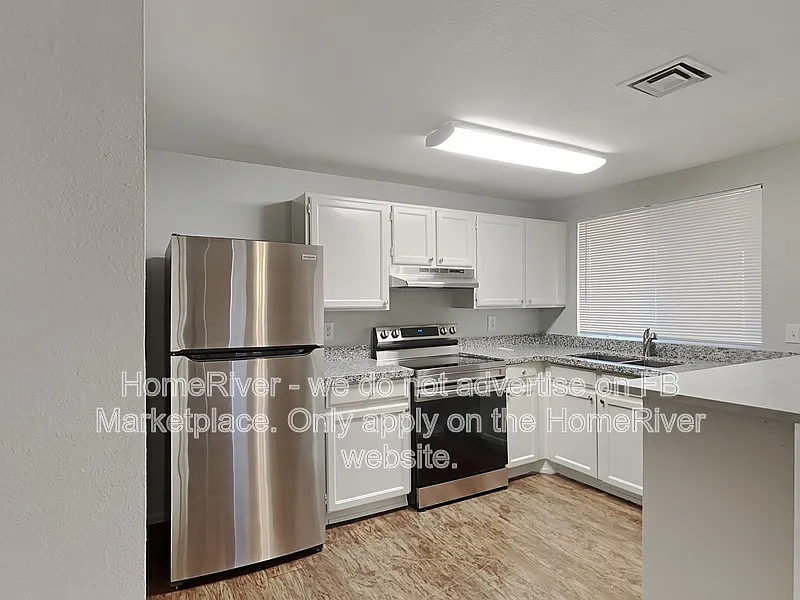 4 bed, 2.0 bath, 1422 sqft, $2,100 — Photo 3