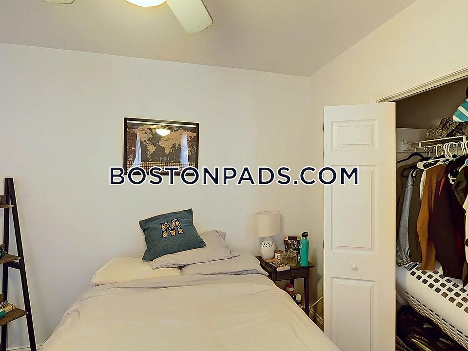 2nd image of 93 Prince St #696