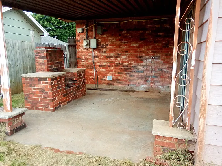 312 E Cedar Ln — Photo 22