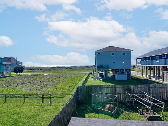 5th image of 140 Ocean View Dr