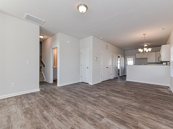 007 Family Room And Dining Room