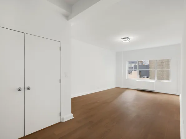 136 East 55th Street image 1 of 9